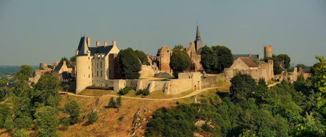 Logis De La Helberdiere Cossé-en-Champagne Zewnętrze zdjęcie